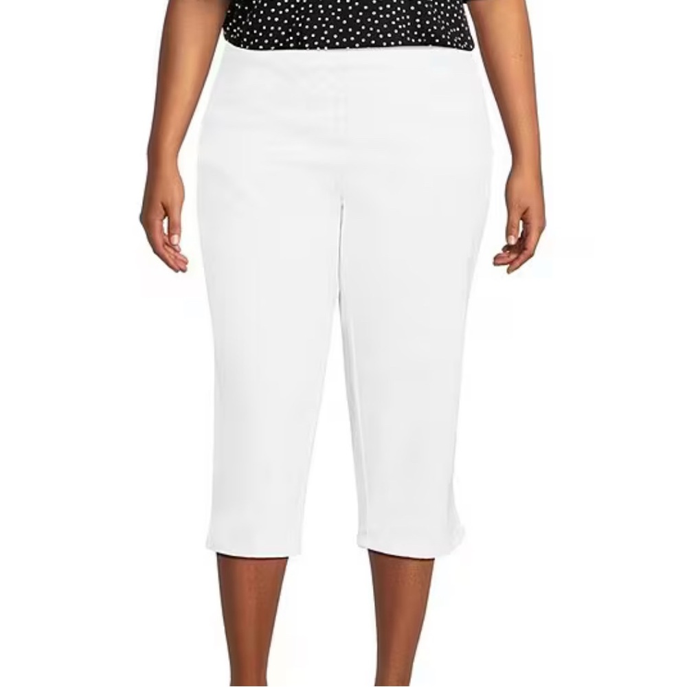 Intro. love the fit White Comfort Waist Capri Pants